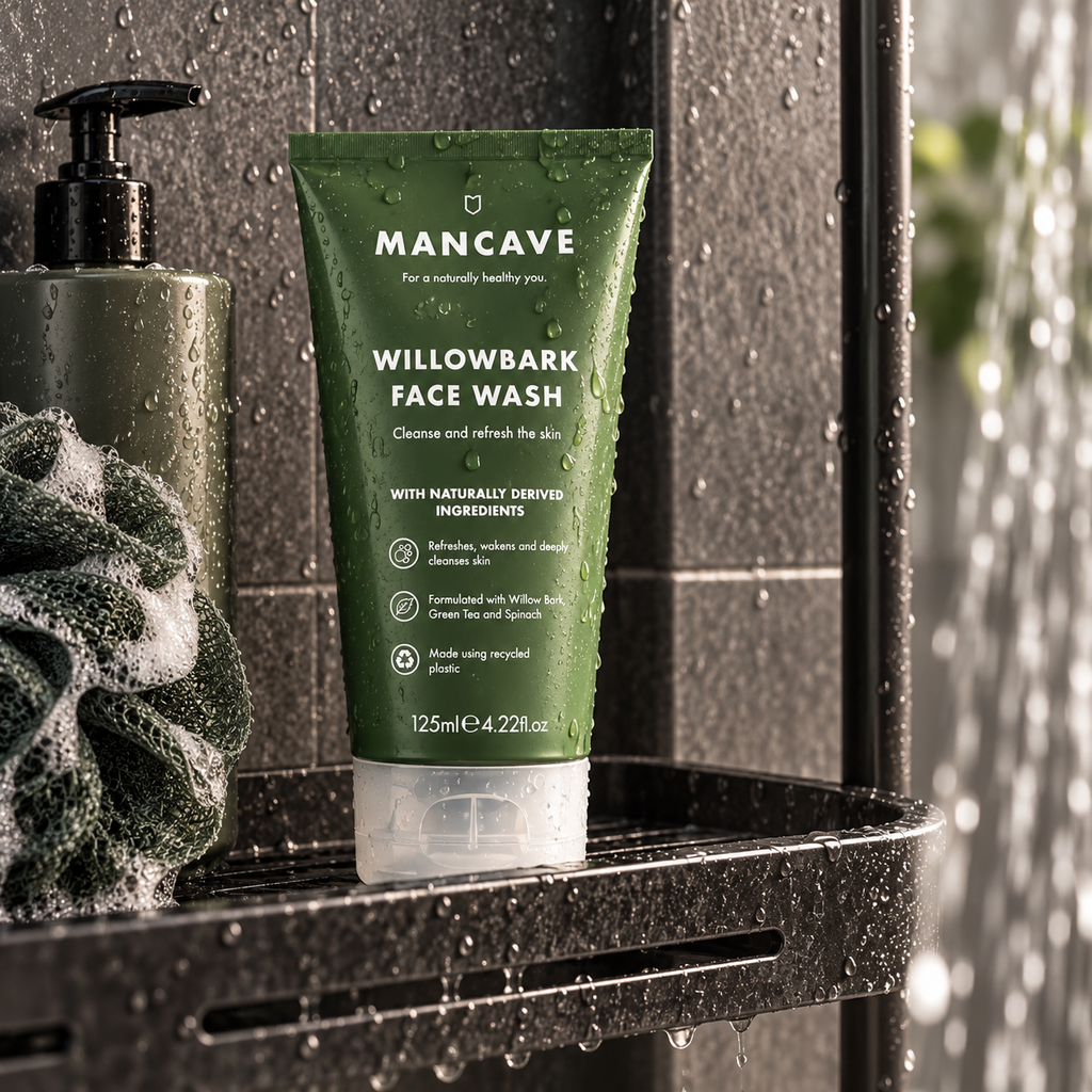 ManCave Willowbark Face Wash 125 ml i dusjen under rennende vann